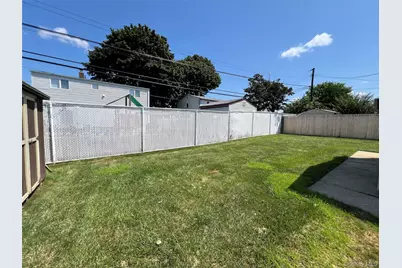 30 Castle Lane, Levittown, NY 11756 - Photo 22