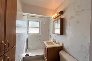 30 Castle Ln, Levittown, NY 11756 - Photo 14