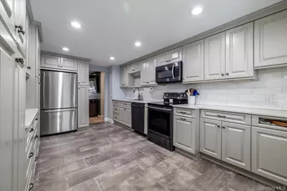 171 W 16th Street, Deer Park, NY 11729 - Photo 10