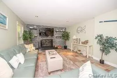 63 E Tiana Road, Hampton Bays, NY 11946 - Photo 6