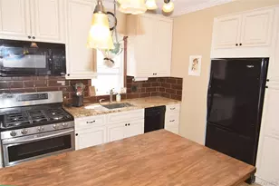 22 Salem Pl, Copiague, NY 11726 - Photo 8