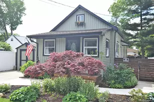 22 Salem Pl, Copiague, NY 11726 - Photo 2