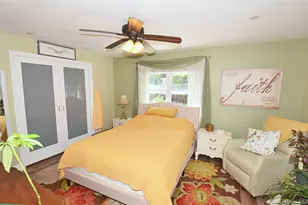 22 Salem Pl, Copiague, NY 11726 - Photo 14