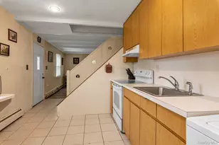87 Slate Ln, Levittown, NY 11756 - Photo 4