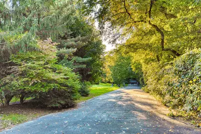 36 Wimbledon Drive, Roslyn, NY 11576 - Photo 24