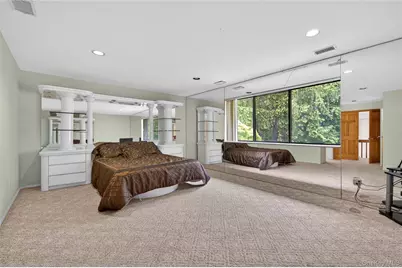 36 Wimbledon Drive, Roslyn, NY 11576 - Photo 12