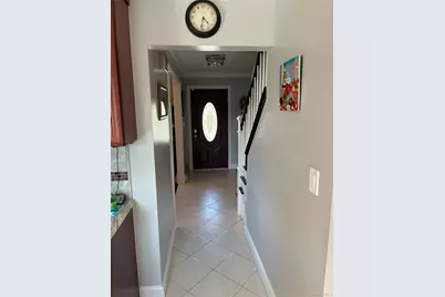 60 S Crescent Drive, Farmingdale, NY 11735 - Photo 6