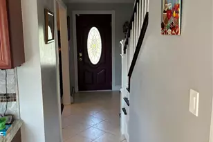 60 S Crescent Dr, Farmingdale, NY 11735 - Photo 6