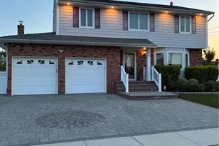 60 S Crescent Dr, Farmingdale, NY 11735 - Photo 14