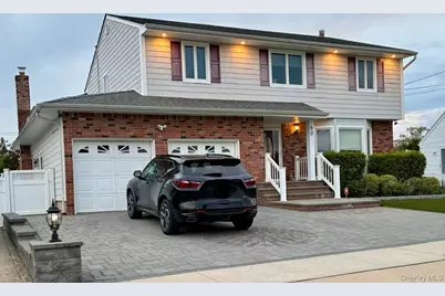 60 S Crescent Drive, Farmingdale, NY 11735 - Photo 1