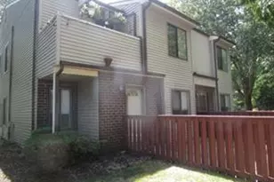 909 Skyline Dr, Coram, NY 11727 - Photo 2