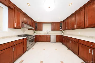 24809 Rushmore Avenue, Douglaston, NY 11362 - Photo 6