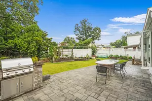 27-22 Bayside Ln, Flushing, NY 11358 - Photo 20
