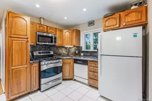 27-22 Bayside Ln, Flushing, NY 11358 - Photo 8