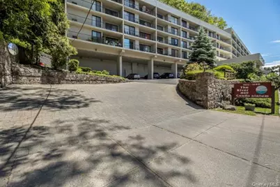 1120 Warburton Avenue #1F, Yonkers, NY 10701 - Photo 1