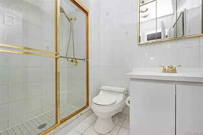 7528 170th Street, Fresh Meadows, NY 11366 - Photo 20