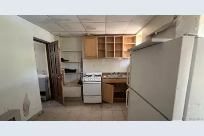 90 Jackie Robinson Parkway, Brooklyn, NY 11207 - Photo 10
