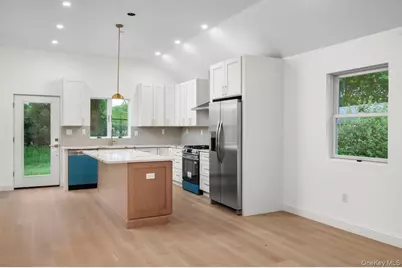 215 Prospect Avenue, White Plains, NY 10607 - Photo 8