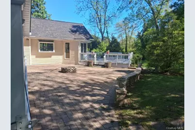 81 Union Avenue, Amityville, NY 11701 - Photo 8