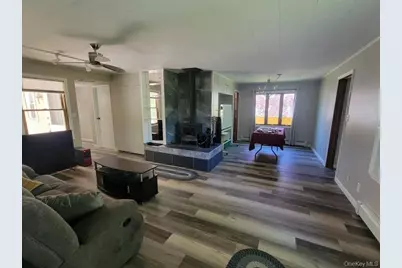 81 Union Avenue, Amityville, NY 11701 - Photo 14