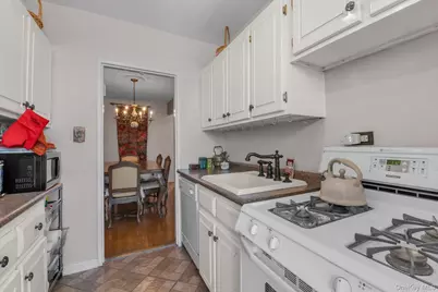 83-35 139 Street #5M, Briarwood, NY 11435 - Photo 8