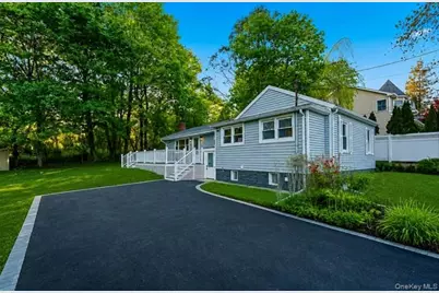 21 Newfoundland Avenue, Huntington, NY 11743 - Photo 2