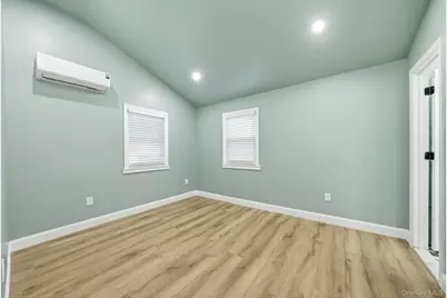 21 Newfoundland Avenue, Huntington, NY 11743 - Photo 14