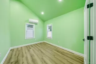 21 Newfoundland Ave, Huntington, NY 11743 - Photo 12
