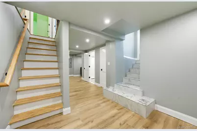21 Newfoundland Avenue, Huntington, NY 11743 - Photo 18