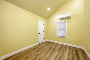21 Newfoundland Ave, Huntington, NY 11743 - Photo 22
