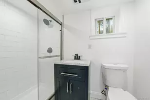 21 Newfoundland Ave, Huntington, NY 11743 - Photo 24