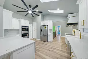 21 Newfoundland Ave, Huntington, NY 11743 - Photo 6