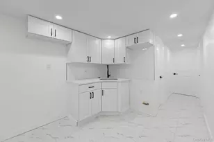 112-18 159th St, Jamaica, NY 11433 - Photo 10