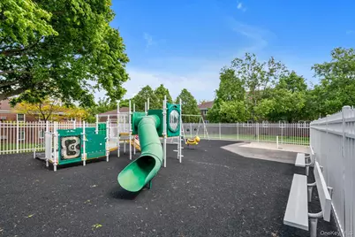 226-25 Union Turnpike #A, Oakland Gardens, NY 11364 - Photo 12