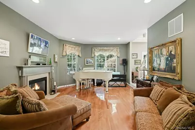 3 Pia Court, Holtsville, NY 11742 - Photo 16