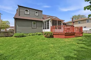 41 Lane St, Lindenhurst, NY 11757 - Photo 4