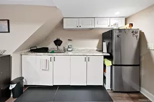 69-91 Caldwell Ave, Maspeth, NY 11378 - Photo 22