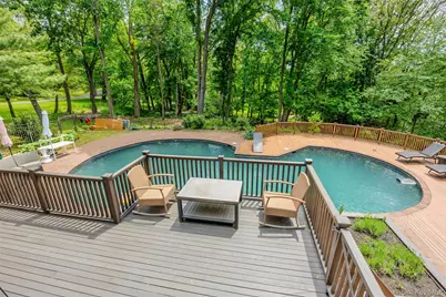 6 The Hollows W, East Norwich, NY 11732 - Photo 12
