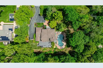 6 The Hollows W, East Norwich, NY 11732 - Photo 46