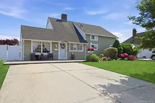 335 Twin Ln S, Wantagh, NY 11793 - Photo 2
