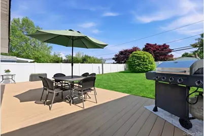 335 Twin Lane S, Wantagh, NY 11793 - Photo 28