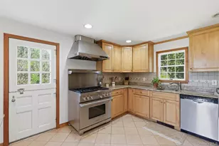196 Old Field Rd, Setauket, NY 11733 - Photo 10
