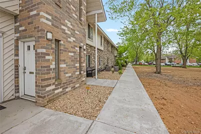 10 Aspen Court #10, Coram, NY 11727 - Photo 2