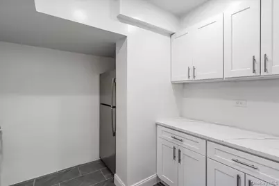 139-15 83rd Avenue #B32, Briarwood, NY 11435 - Photo 14