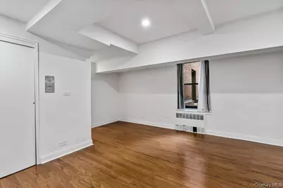 139-15 83rd Avenue #B32, Briarwood, NY 11435 - Photo 4