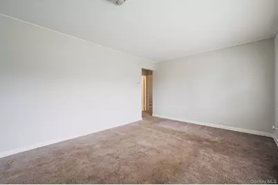 202 Nevada Street, Hicksville, NY 11801 - Photo 24