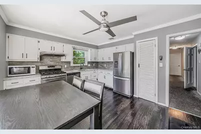 31 Crooked Hill Road, Huntington, NY 11743 - Photo 8