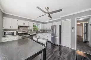 31 Crooked Hill Rd, Huntington, NY 11743 - Photo 8