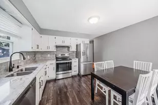 31 Crooked Hill Rd, Huntington, NY 11743 - Photo 10