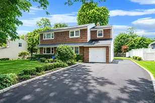 31 Crooked Hill Rd, Huntington, NY 11743 - Photo 2